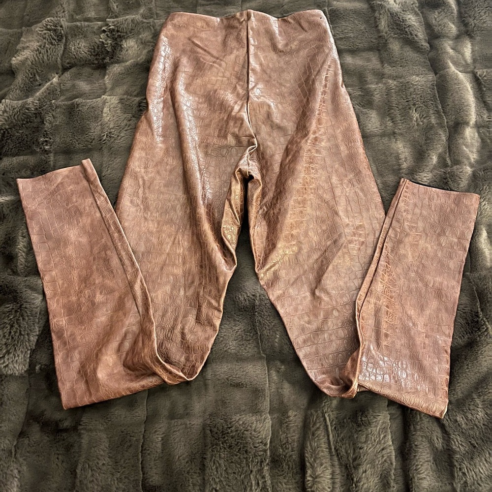 Commando Croc-Embossed Brown Leggings - Picture 9 of 9